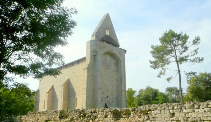 Eglise-Forteresse - Ste Claire de Gouts - Allons