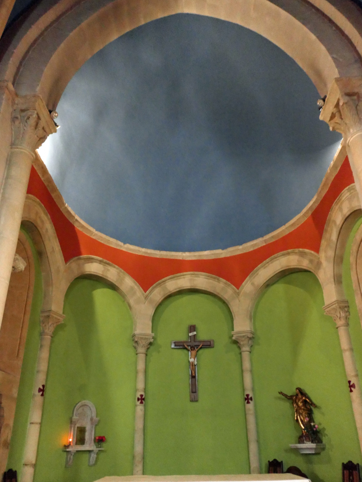 Dans l'église peinte aux couleurs théologiales - Bias