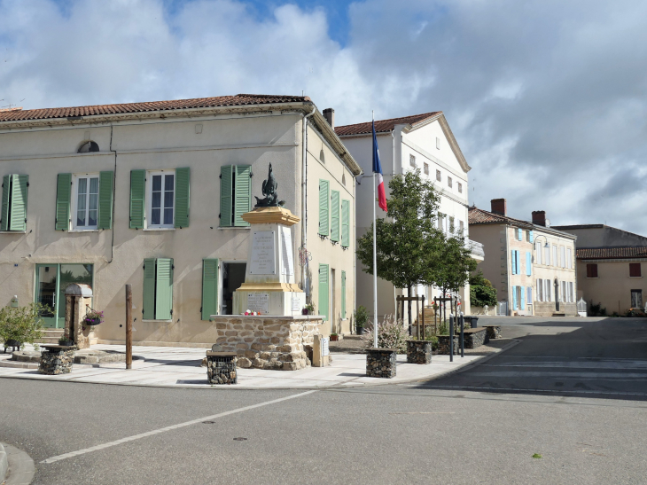 Dans le village - Couthures-sur-Garonne