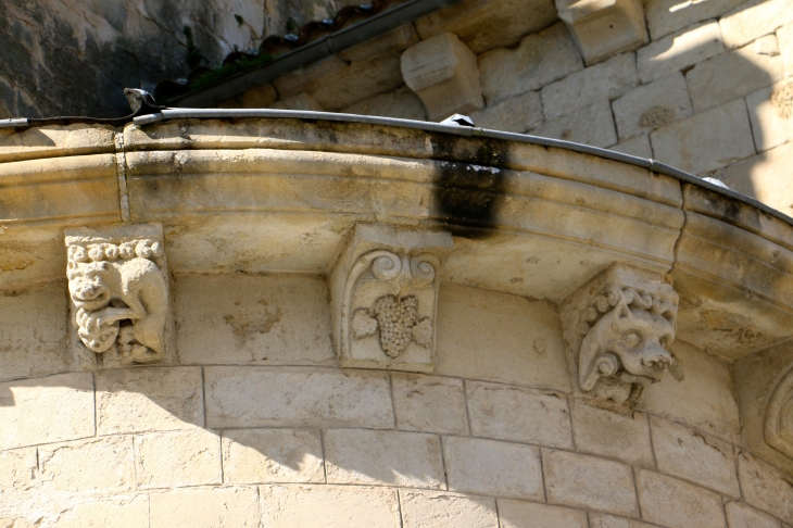 Modillons de l'église Notre Dame de Gontaud. - Gontaud-de-Nogaret