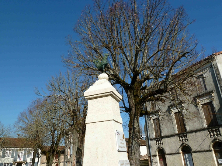 Le Monument aux Morts - Granges-sur-Lot