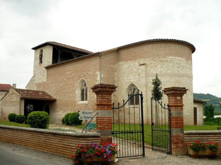 En 2007, l'église Saint-Côme et Saint-Damien, XIIe siècle. - Granges-sur-Lot