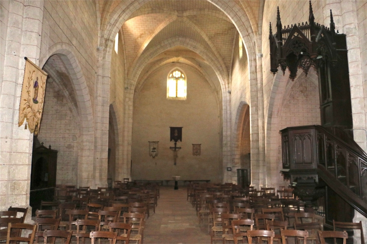 La nef vers le narthex - La Sauvetat-du-Dropt