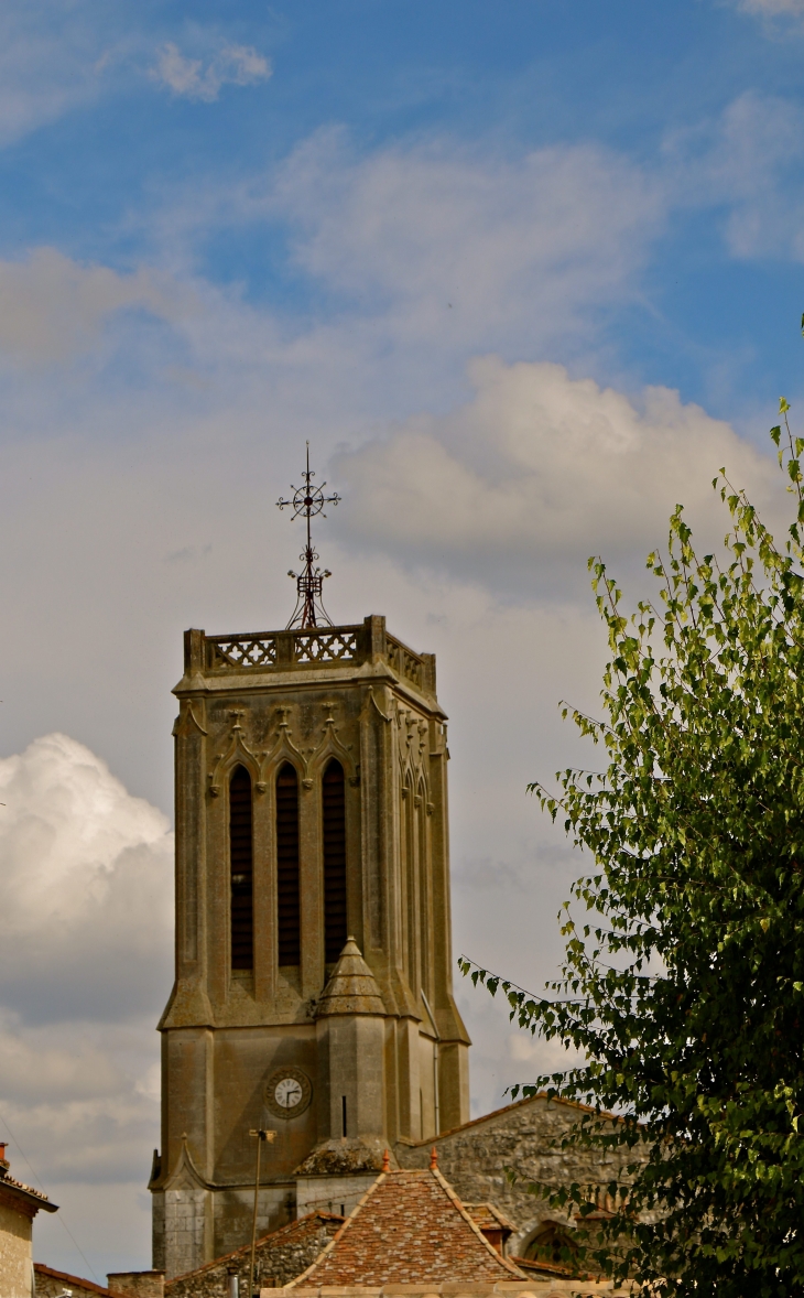 Le clocher gothique de l'église Saint Martin - La Sauvetat-du-Dropt