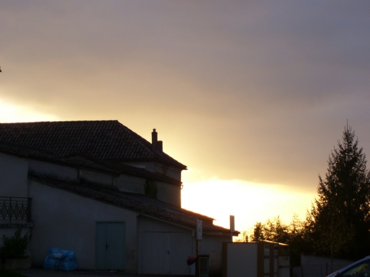 Coucher de soleil sur Lévignac - Lévignac-de-Guyenne