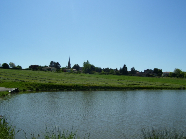 Lévignac depuis le lac - Lévignac-de-Guyenne
