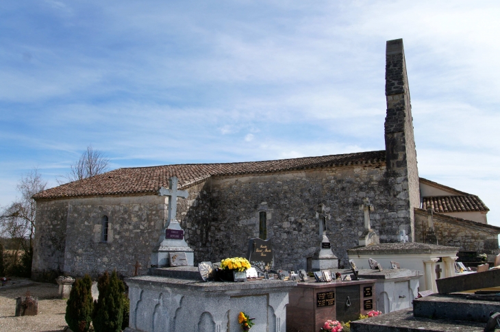 Façade latérale nord de l'église Saint-Martin de Calviac. - Monflanquin