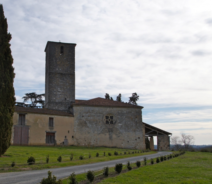 Façade occidentale de l'église Saint-Antoine du XIVème. - Poudenas