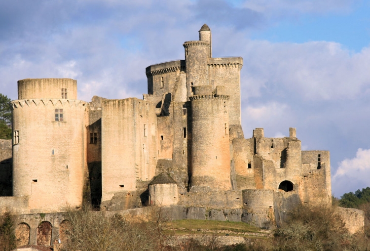 Château de Bonaguil, commune de St Front sur Lémance - Saint-Front-sur-Lémance