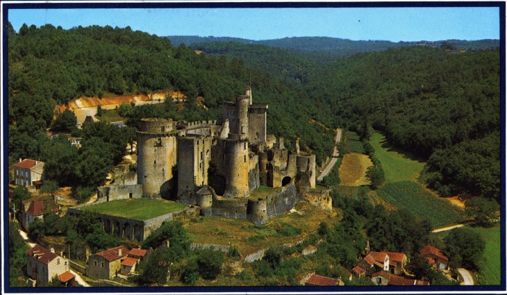 Architecture militaire de Guyenne, le Château fort de Bonaguil construit de 1480 à 1520 pour la défense et l'attaque par l'artillerie à feu. (carte postale de 1990) - Saint-Front-sur-Lémance