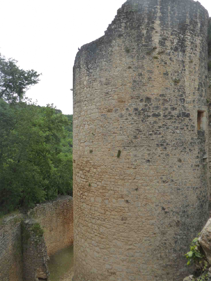 Château de Bonaguil : la tour de défense - Saint-Front-sur-Lémance