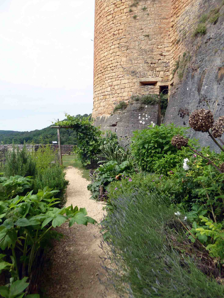 Château de Bonaguil : la terrasse - Saint-Front-sur-Lémance