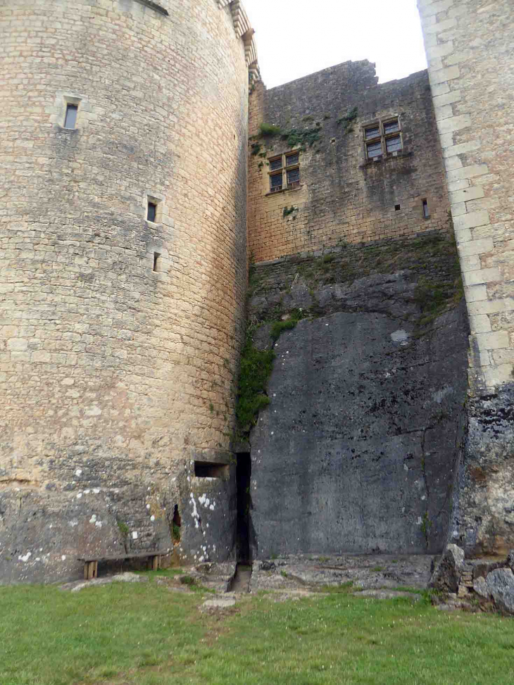 La tour grosse - Saint-Front-sur-Lémance