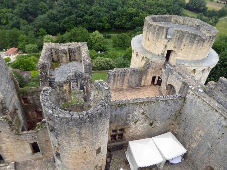 Château de Bonaguil : les tours vues du donjon - Saint-Front-sur-Lémance