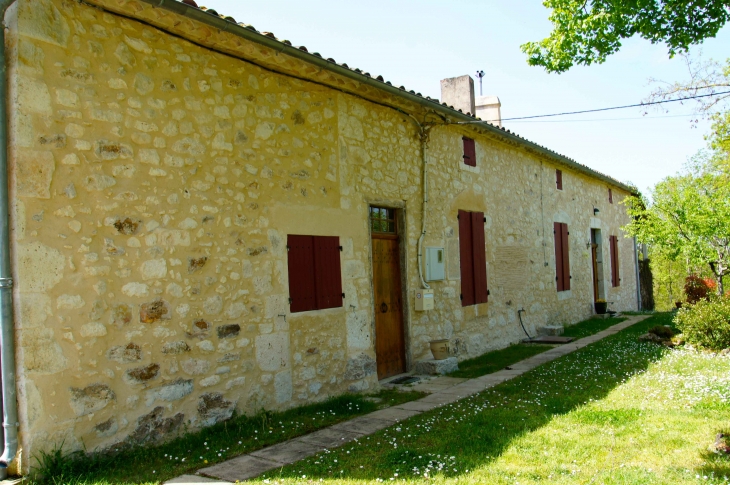 Maison du village ou est né le Philosophe Louis LAVELLE. - Saint-Martin-de-Villeréal