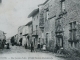 Début XXe siècle, Rue Jeanne d'Arc (vieiile maison dite Cabirol) (carte postale ancienne).