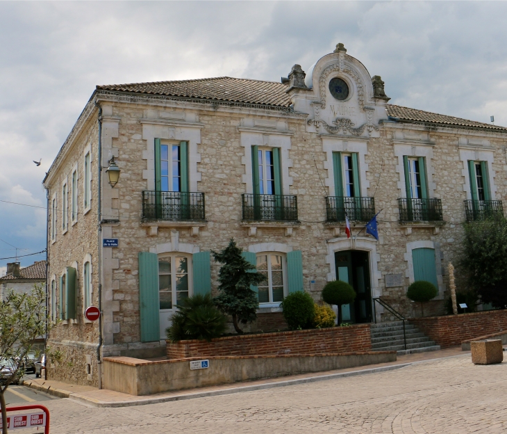 La Mairie en 2014. - Villeréal