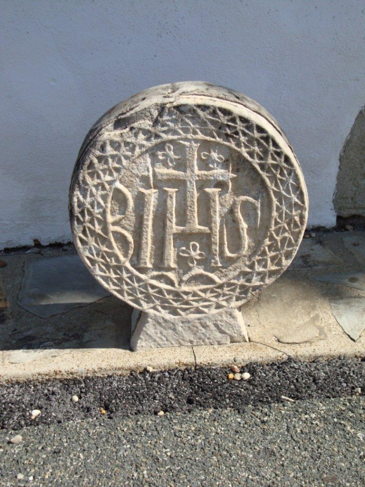 Arbonne (64210) stèle basque au cimetière
