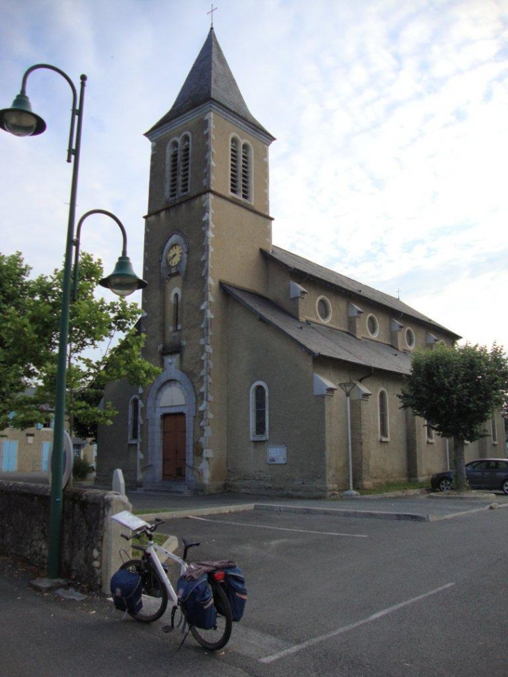 Artiguelouve (64230) église