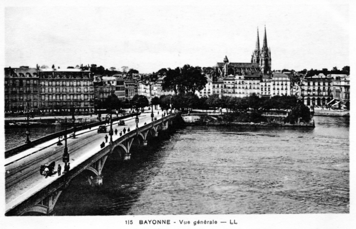 Vue générale, vers 1930 (carte postale ancienne). - Bayonne