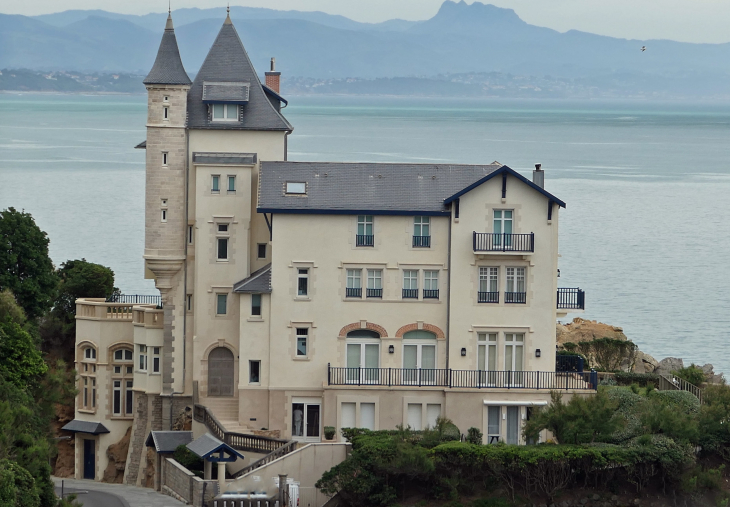 La villa Belza et les Pyrénées - Biarritz