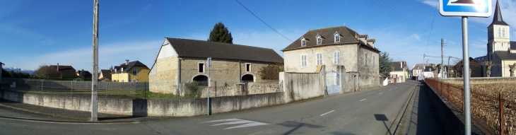 Centre village. - Bordères
