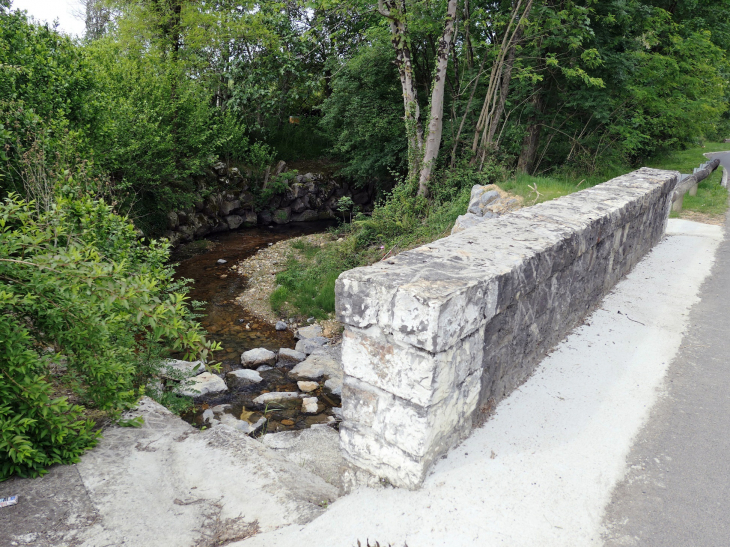 Le pont sur le ruisseau - Cardesse