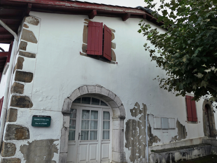 Maison place de la mairie - Gabat
