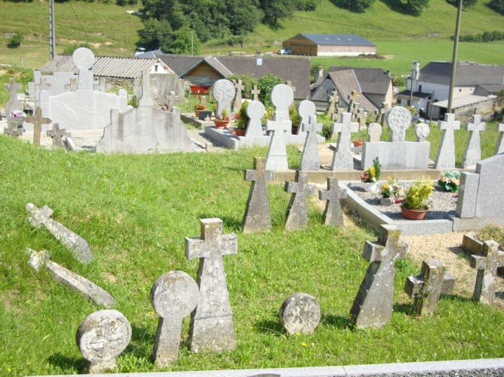 Lacarry-Arhan-Charritte-de-Haut (64470) à Charritte-de-Haut, cimetière