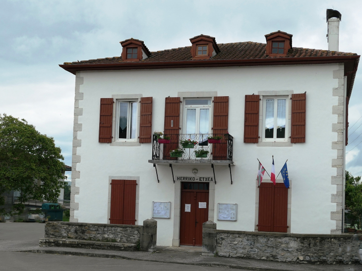 La mairie - Lohitzun-Oyhercq