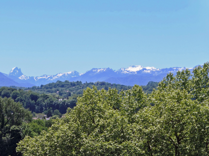 Boulevard des Pyrénées : vue sur les sommets - Pau