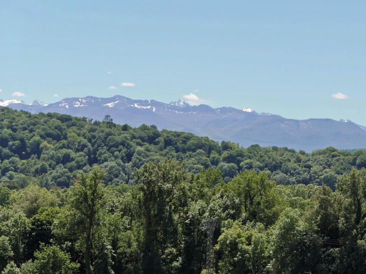 Boulevard des Pyrénées : vue sur les sommets - Pau