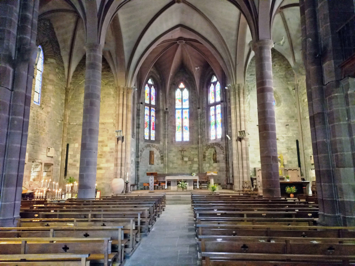 Dans l'église Notre Dame - Saint-Jean-Pied-de-Port