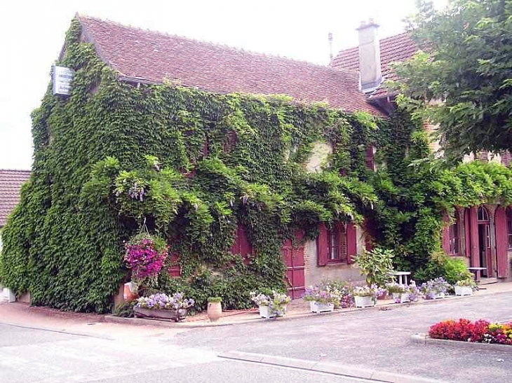 Maison du village - Bressolles