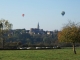 Photo précédente de Chantelle Ballons dirigeables au dessus de l'église