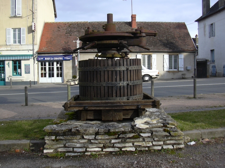 Le pressoir - Châtel-de-Neuvre