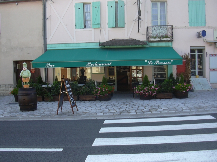 Le restaurant - Châtel-de-Neuvre