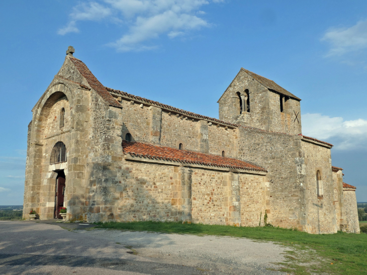 L'église romane Saint Laurent - Châtel-de-Neuvre