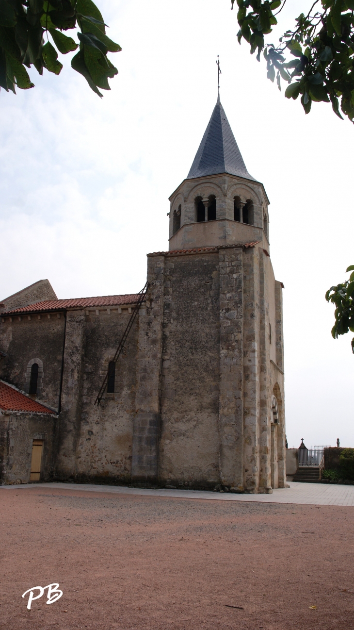 +église Sainte-Radegonde ( romane 12 Em Siècle ) - Cognat-Lyonne