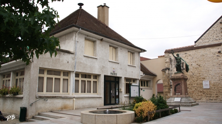 Mairie - Ébreuil