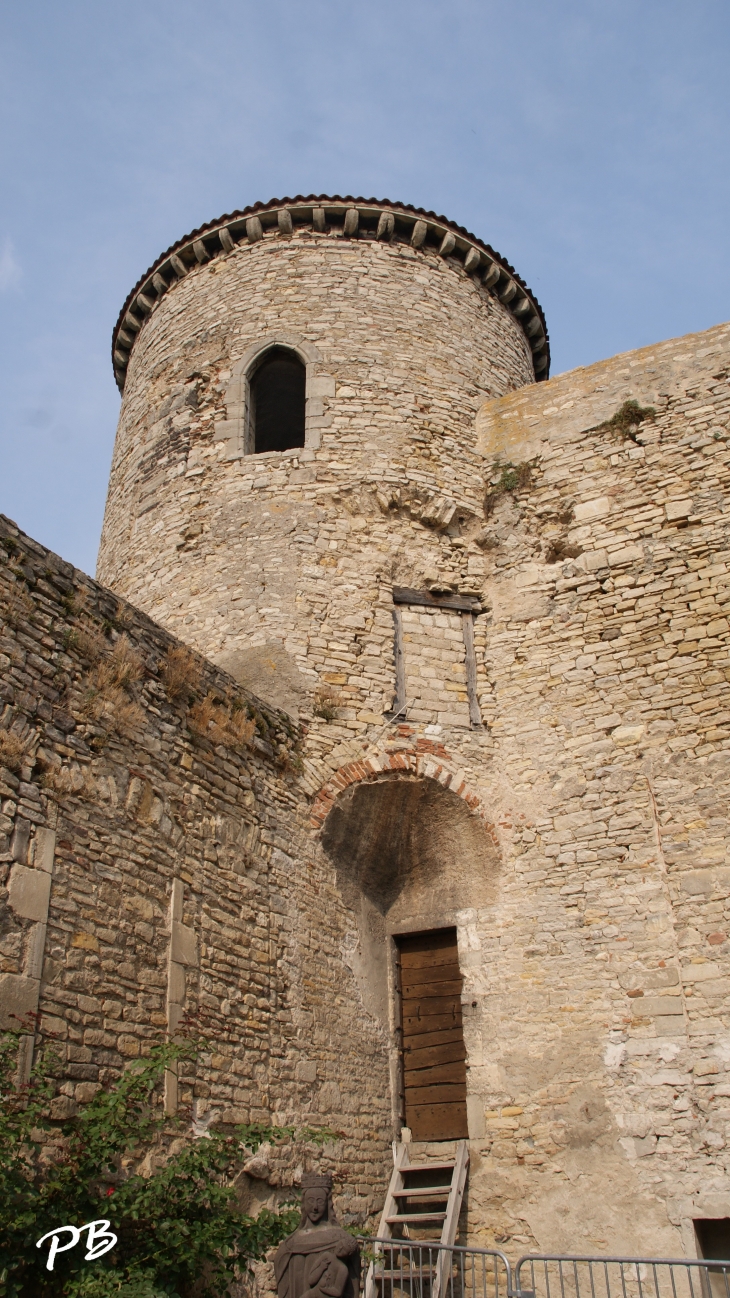 +Château Fort de Gannat (  Em Siècle )