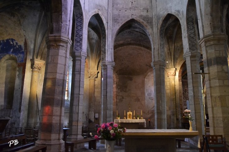 +Eglise Sainte-Croix de Gannat ( 12 Em Siècle )