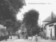 La rue principale et l'église en 1900