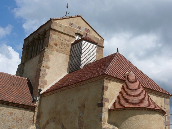 Eglise Saint-Hilaire (XIe-XIVe siècle) - Neuvy