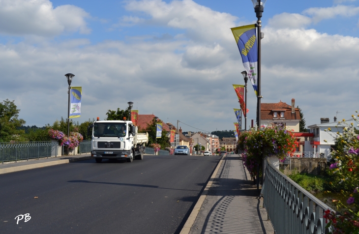 Pont Charles-De-Gaulle ( fin 17 Em Siècle ) - Saint-Pourçain-sur-Sioule