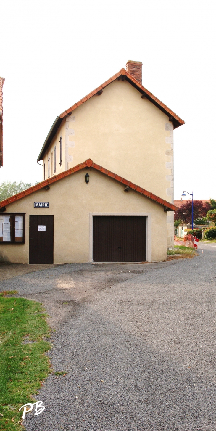 Mairie - Saint-Priest-d'Andelot