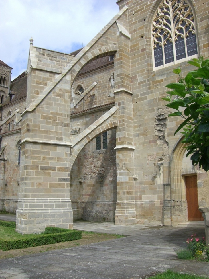 Eglise de Souvigny, Porte Sud après restauration