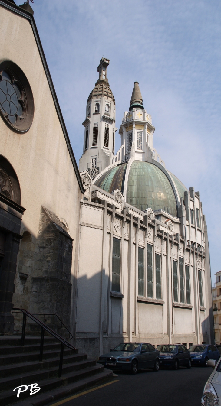 église Notre-Dame des Malades et l'église Saint Blaise qui ne forme qu'un seul édifice  - Vichy