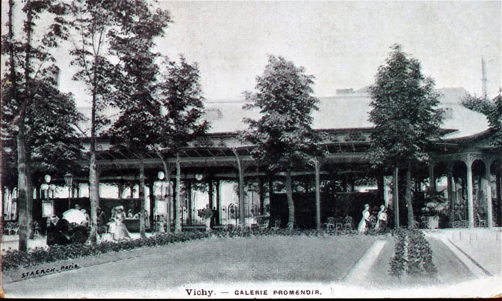 Galerie Promenoir, vers 1906 (carte postale ancienne). - Vichy