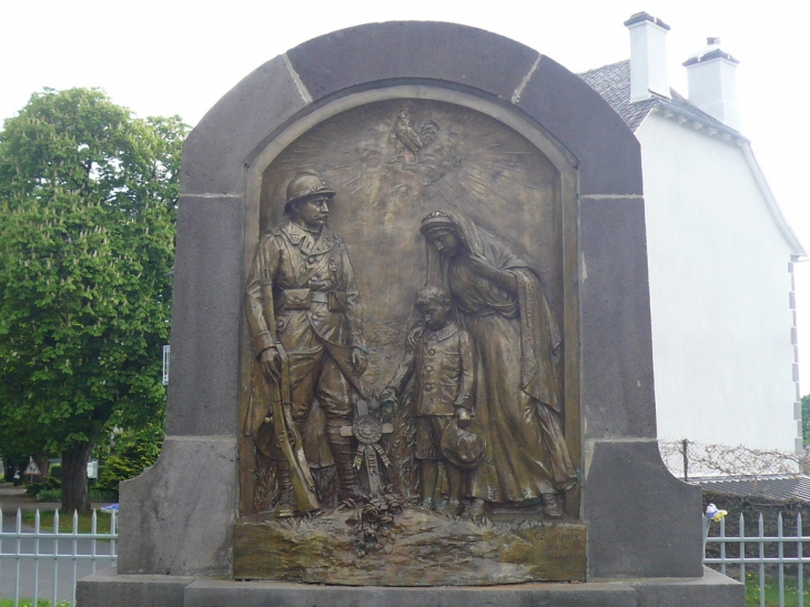 Monument aux morts - Anglards-de-Salers
